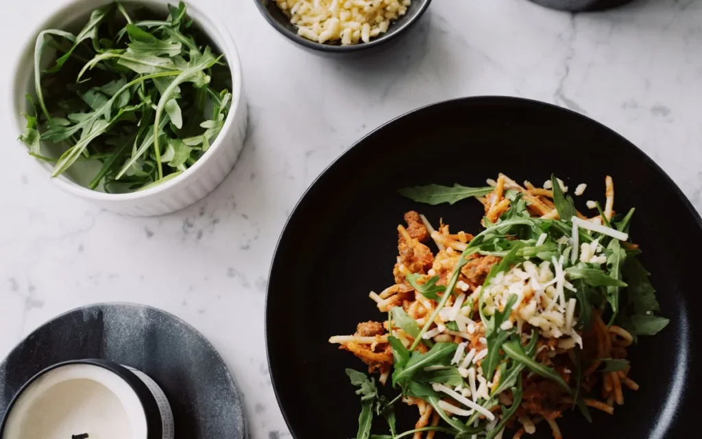 Spaghetti z mięsem mielonym - kiedy i jak je dodać?